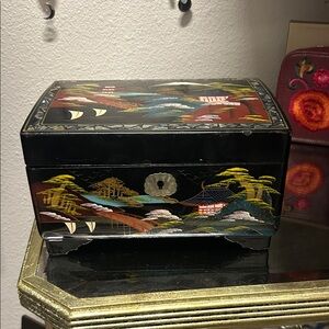 Music box Black Lacquered Jewelry Box with Scenic Design